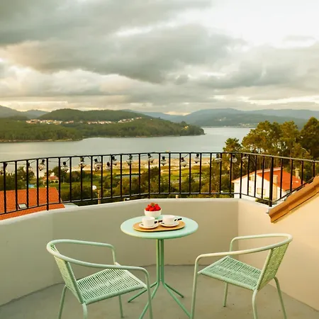 Rosa En Con Vistas Panoramicas A La Ria * Noia