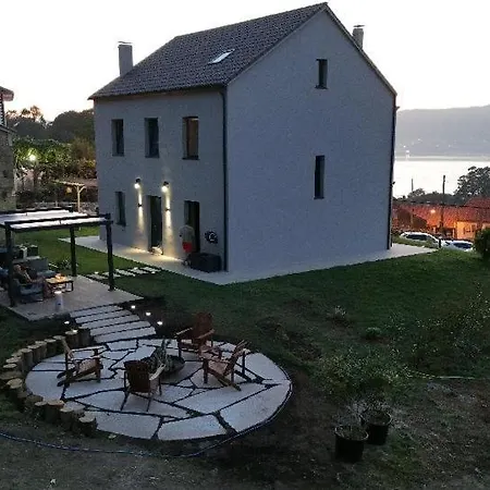 Rosa En Con Vistas Panoramicas A La Ria * Noia