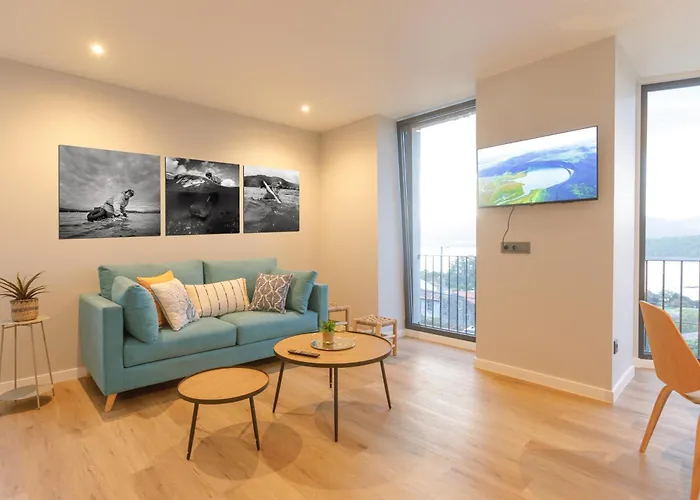 Rosa En Con Vistas Panoramicas A La Ria Noia