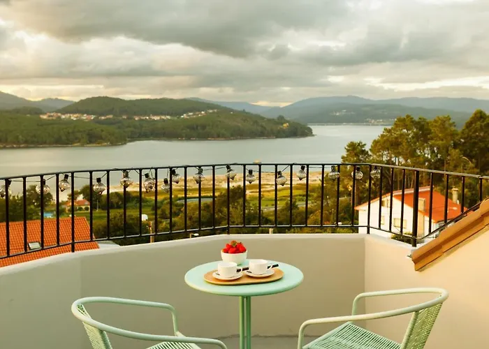 Rosa En Con Vistas Panoramicas A La Ria * Noia