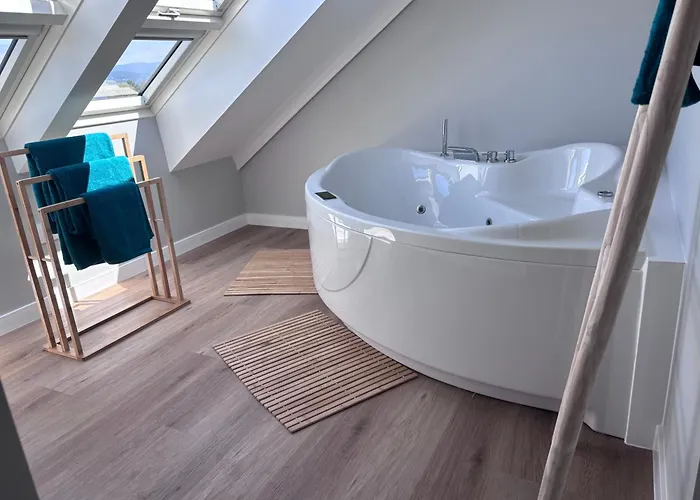 Rosa En Con Vistas Panoramicas A La Ria Noia