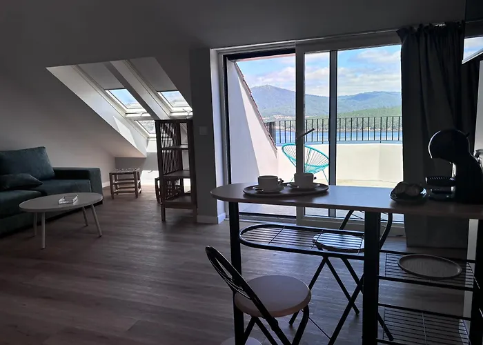 Rosa En Con Vistas Panoramicas A La Ria