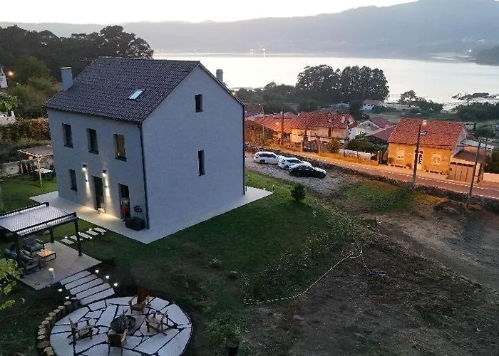 Rosa En Con Vistas Panoramicas A La Ria